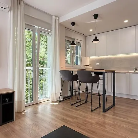 아파트 Lora 스플리트