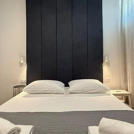 Lora Apartament